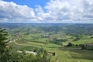 Ausblick von La Morra auf Barolo Gebiet